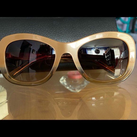 Burberry Sunglasses - Picture 2 of 7